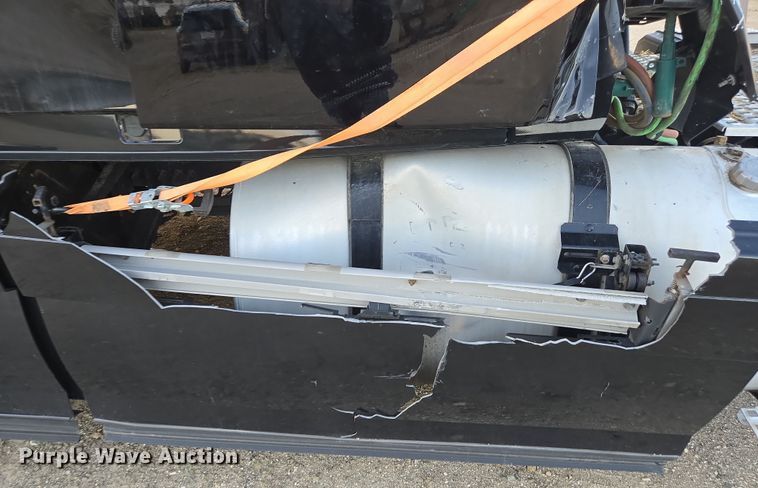 image for item DY6972 2017 Volvo VNL truck cab and chassis