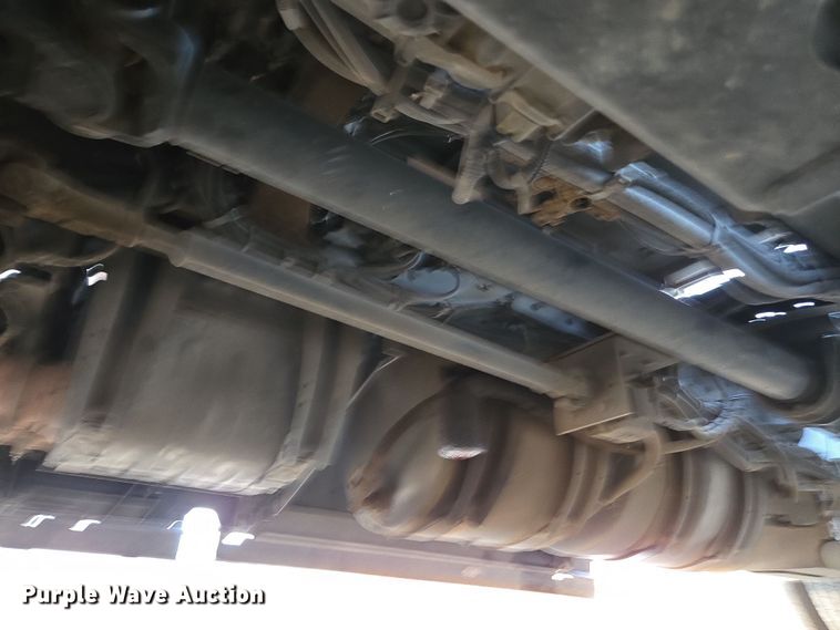 image for item DY6972 2017 Volvo VNL truck cab and chassis