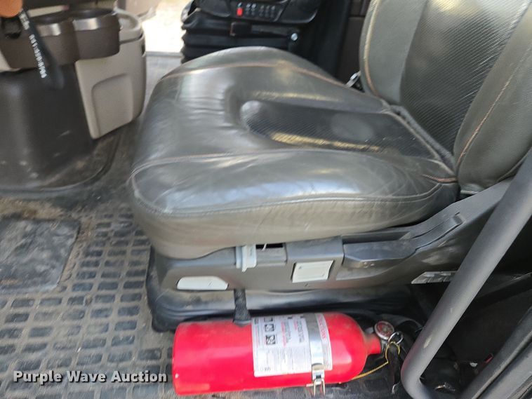 image for item DY6972 2017 Volvo VNL truck cab and chassis