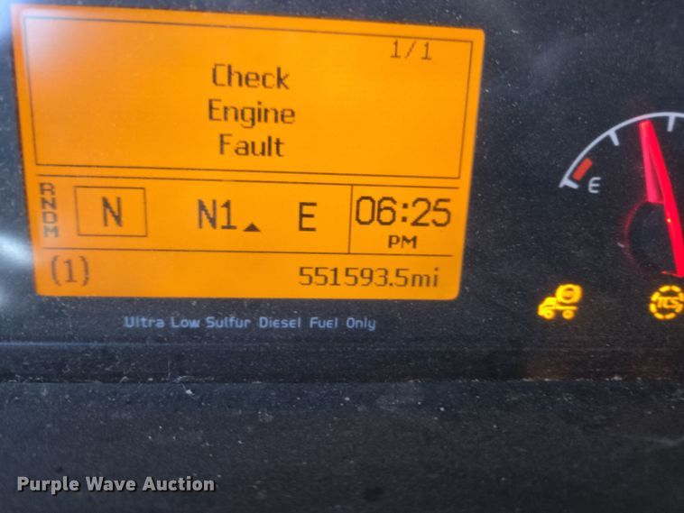 image for item DY6972 2017 Volvo VNL truck cab and chassis