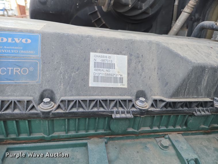 image for item DY6972 2017 Volvo VNL truck cab and chassis