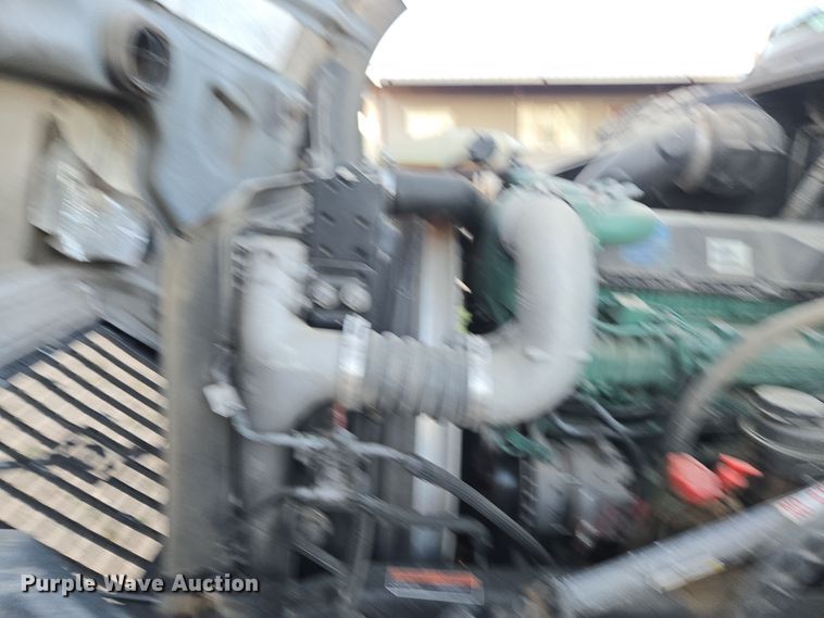 image for item DY6972 2017 Volvo VNL truck cab and chassis