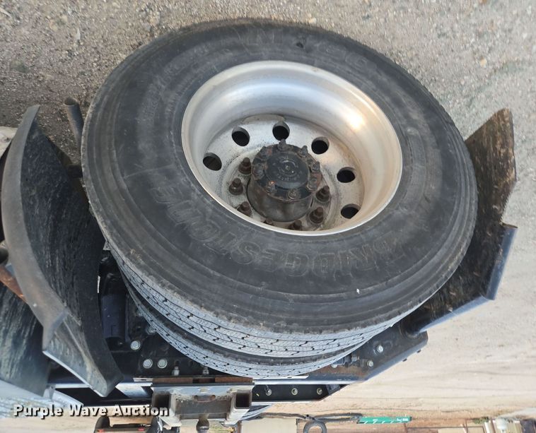 image for item DY6972 2017 Volvo VNL truck cab and chassis