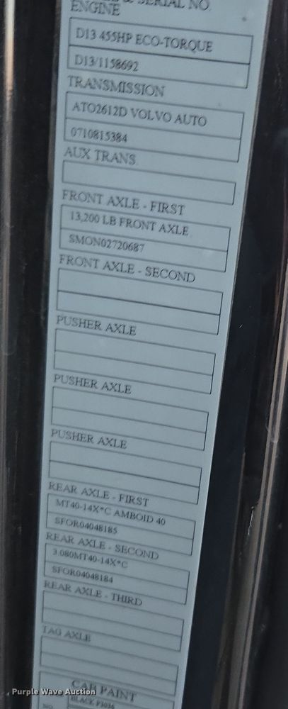 image for item DY6972 2017 Volvo VNL truck cab and chassis