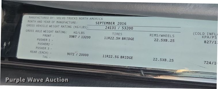 image for item DY6972 2017 Volvo VNL truck cab and chassis