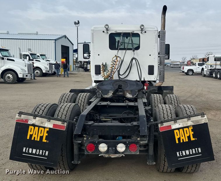 image for item DY7000 2021 Kenworth T880 semi truck