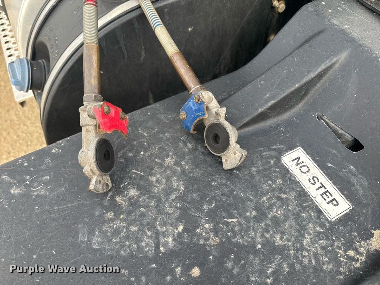 image for item DY7000 2021 Kenworth T880 semi truck