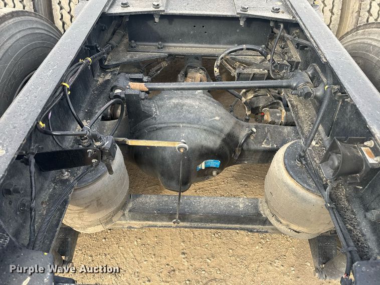 image for item DY7000 2021 Kenworth T880 semi truck