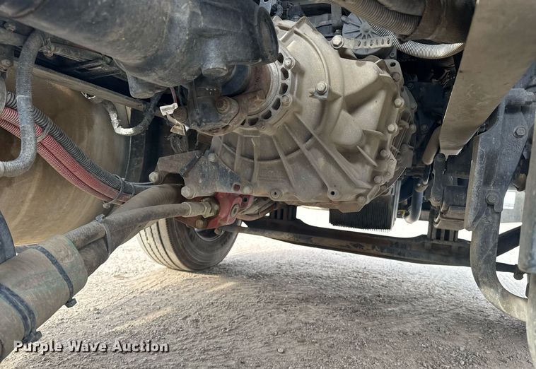 image for item DY7000 2021 Kenworth T880 semi truck