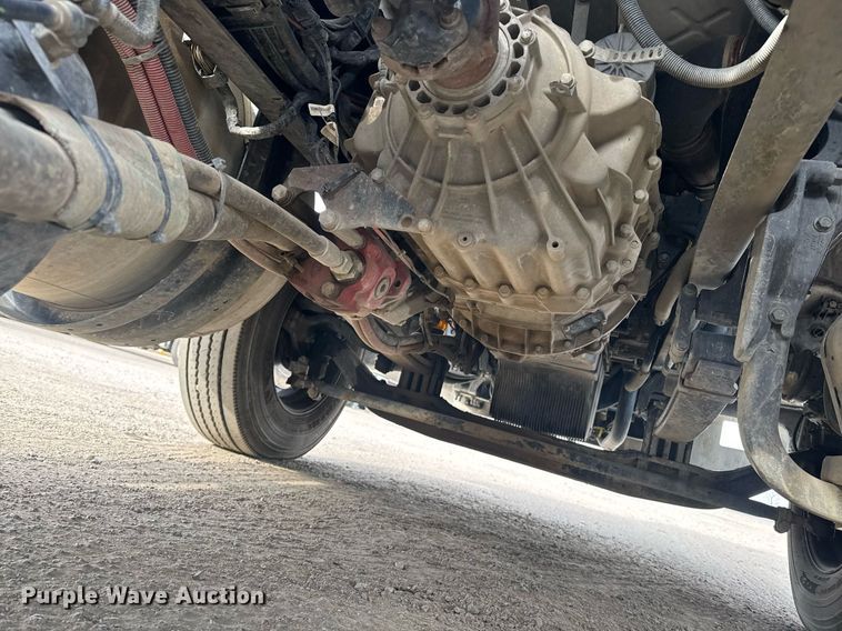 image for item DY7000 2021 Kenworth T880 semi truck