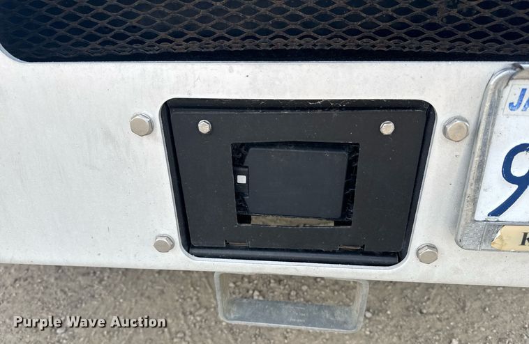 image for item DY7000 2021 Kenworth T880 semi truck