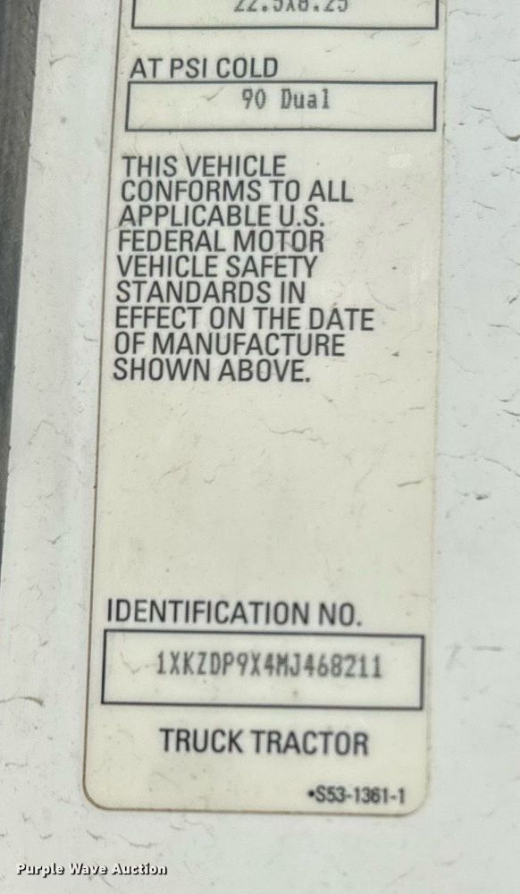 image for item DY7000 2021 Kenworth T880 semi truck