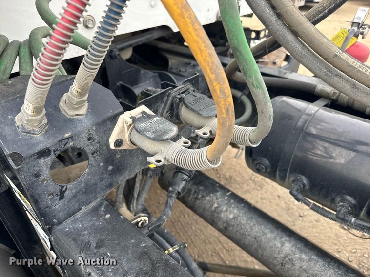 image for item DY7001 2021 Kenworth T880 semi truck