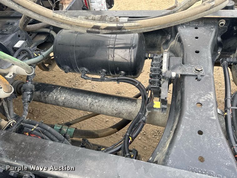 image for item DY7001 2021 Kenworth T880 semi truck