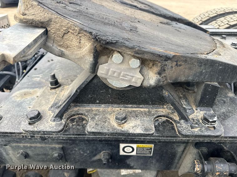 image for item DY7001 2021 Kenworth T880 semi truck