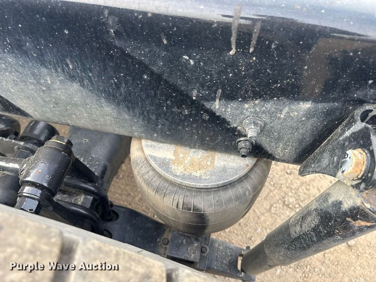 image for item DY7001 2021 Kenworth T880 semi truck