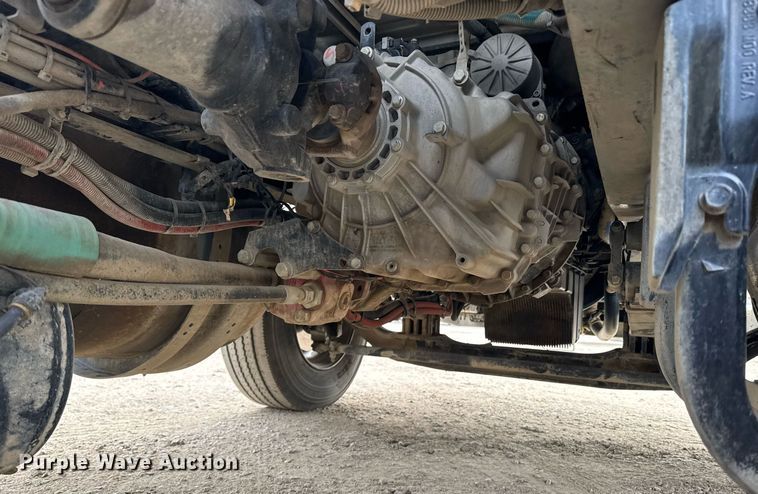 image for item DY7001 2021 Kenworth T880 semi truck