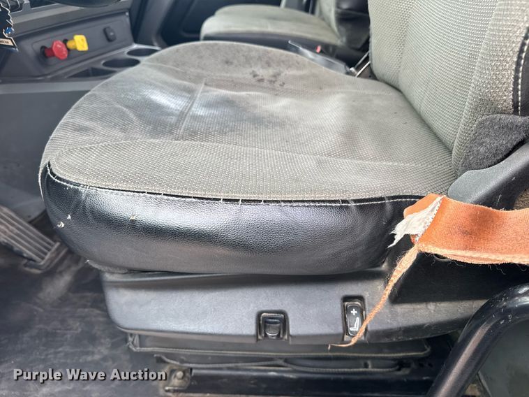 image for item DY7001 2021 Kenworth T880 semi truck