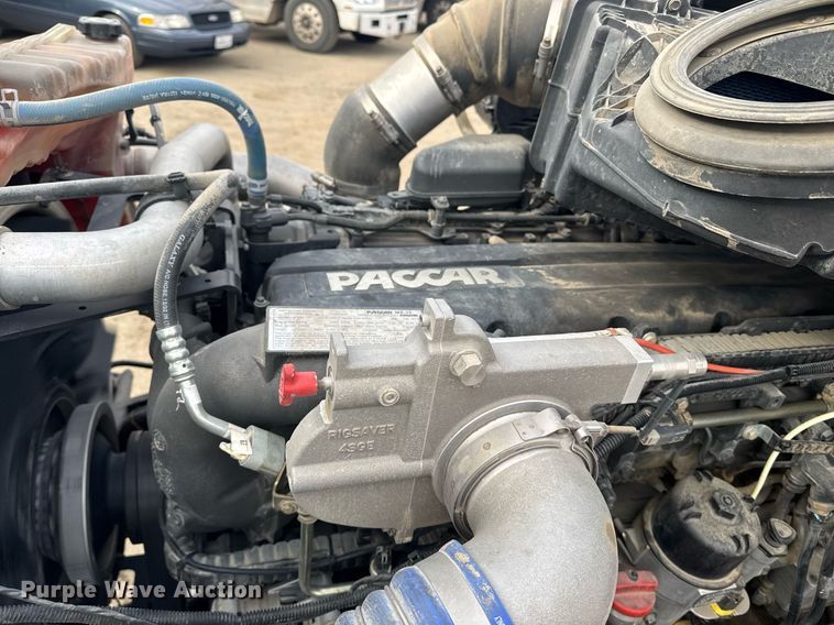 image for item DY7001 2021 Kenworth T880 semi truck