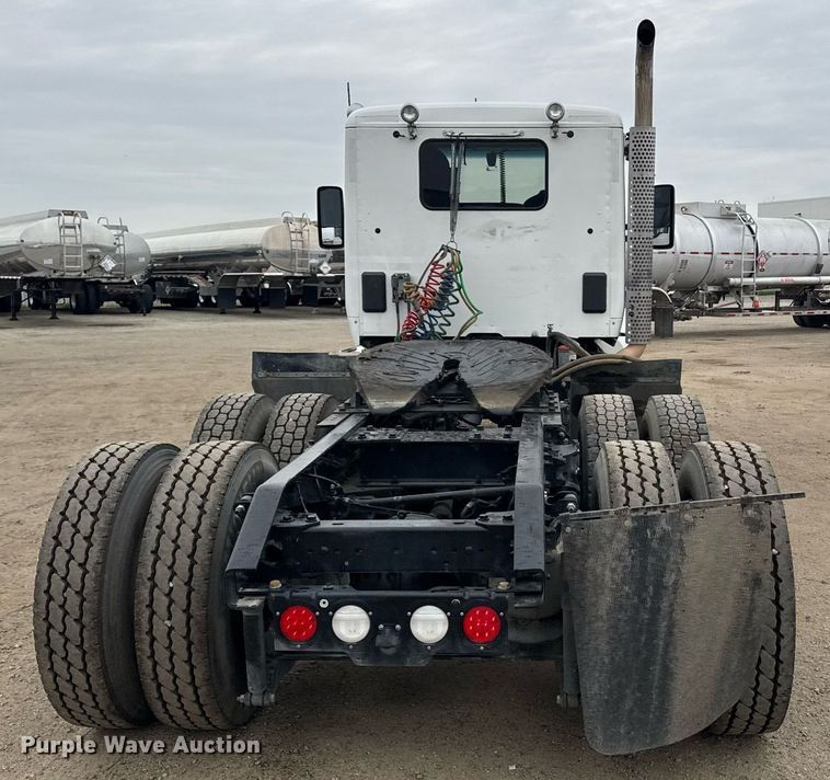 image for item DY7002 2021 Kenworth T880 semi truck