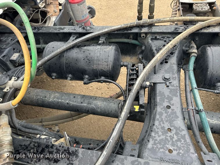 image for item DY7002 2021 Kenworth T880 semi truck