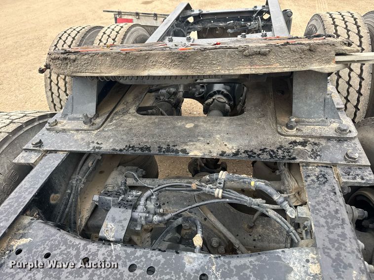 image for item DY7002 2021 Kenworth T880 semi truck