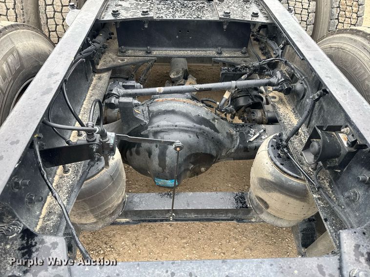 image for item DY7002 2021 Kenworth T880 semi truck