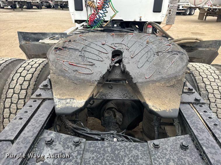 image for item DY7002 2021 Kenworth T880 semi truck