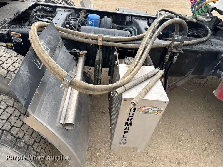 image for item DY7002 2021 Kenworth T880 semi truck