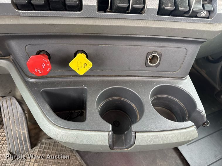 image for item DY7002 2021 Kenworth T880 semi truck