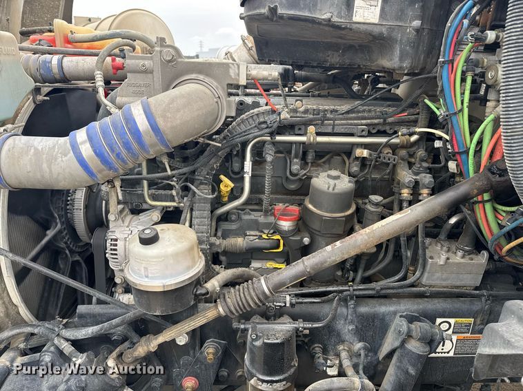 image for item DY7002 2021 Kenworth T880 semi truck