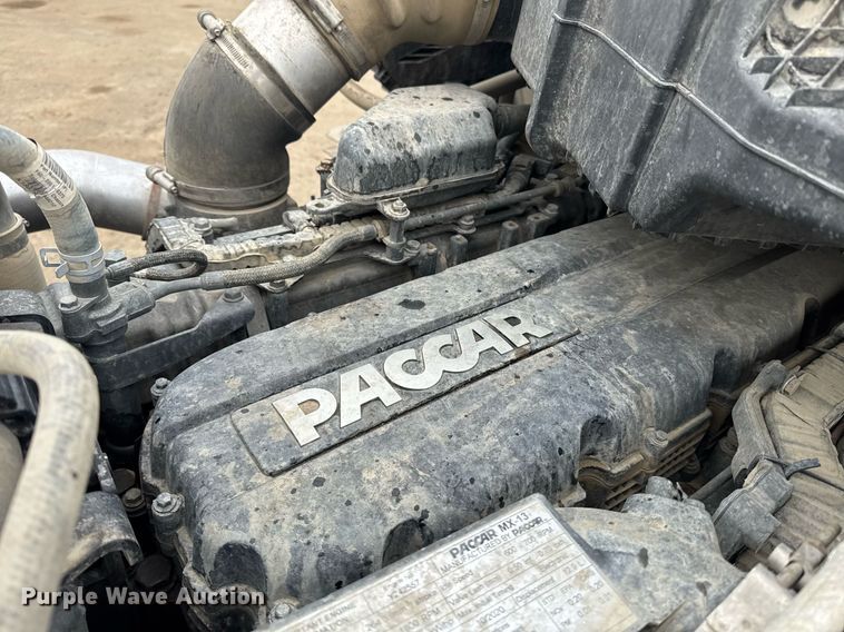 image for item DY7002 2021 Kenworth T880 semi truck