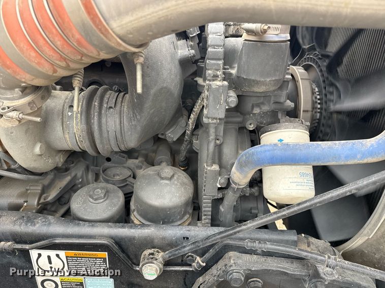 image for item DY7002 2021 Kenworth T880 semi truck