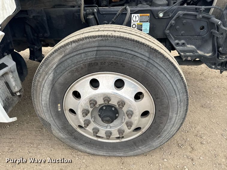 image for item DY7002 2021 Kenworth T880 semi truck