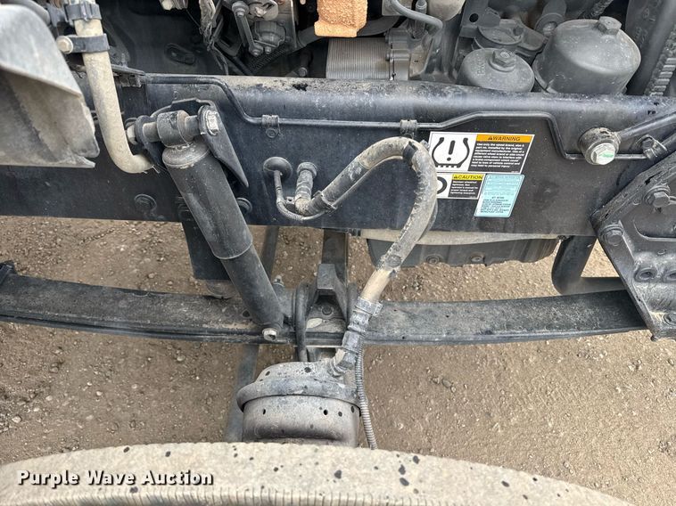 image for item DY7002 2021 Kenworth T880 semi truck