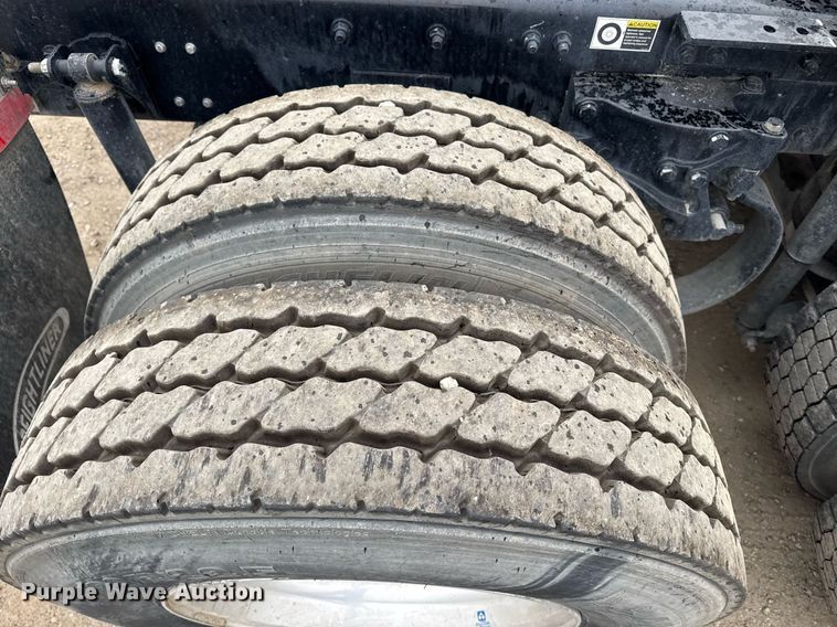 image for item DY7002 2021 Kenworth T880 semi truck