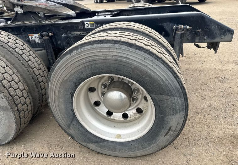 image for item DY7002 2021 Kenworth T880 semi truck