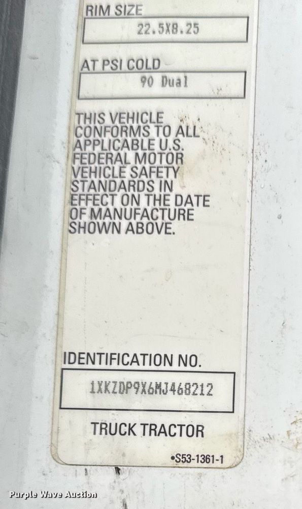 image for item DY7002 2021 Kenworth T880 semi truck