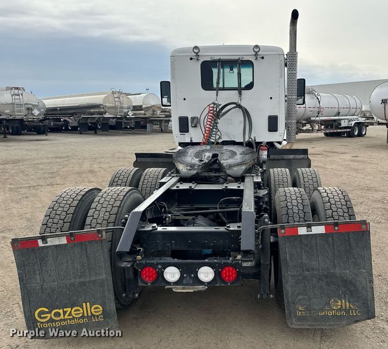 image for item DY7003 2021 Kenworth T880 semi truck