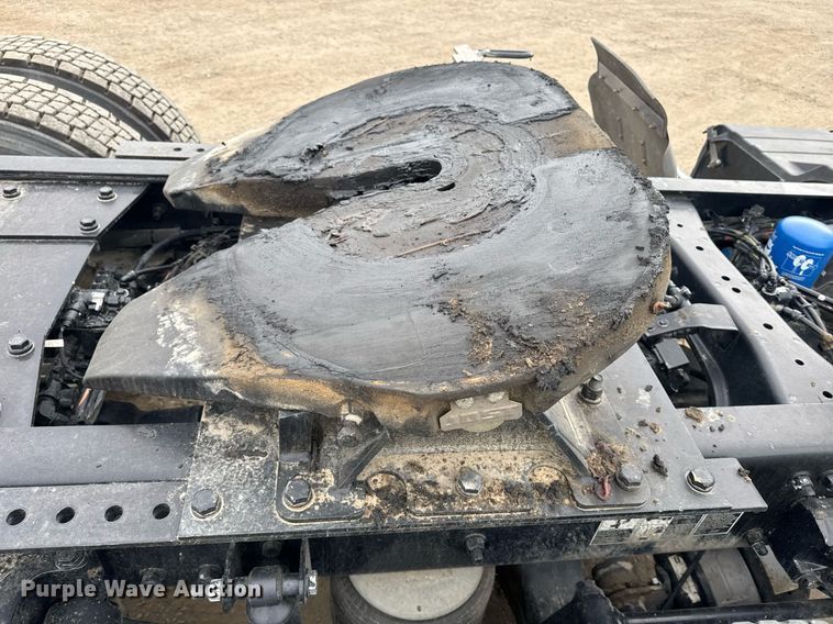 image for item DY7003 2021 Kenworth T880 semi truck