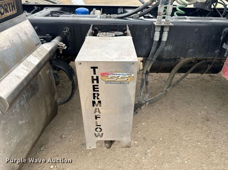 image for item DY7003 2021 Kenworth T880 semi truck