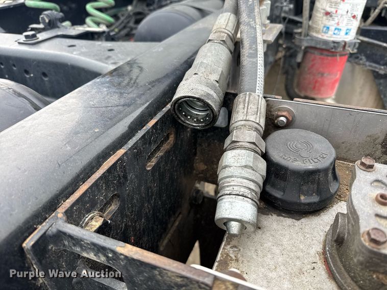 image for item DY7003 2021 Kenworth T880 semi truck