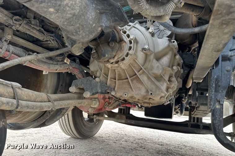 image for item DY7003 2021 Kenworth T880 semi truck