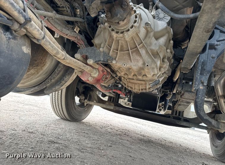 image for item DY7003 2021 Kenworth T880 semi truck