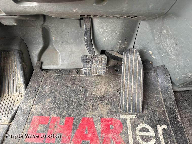 image for item DY7003 2021 Kenworth T880 semi truck