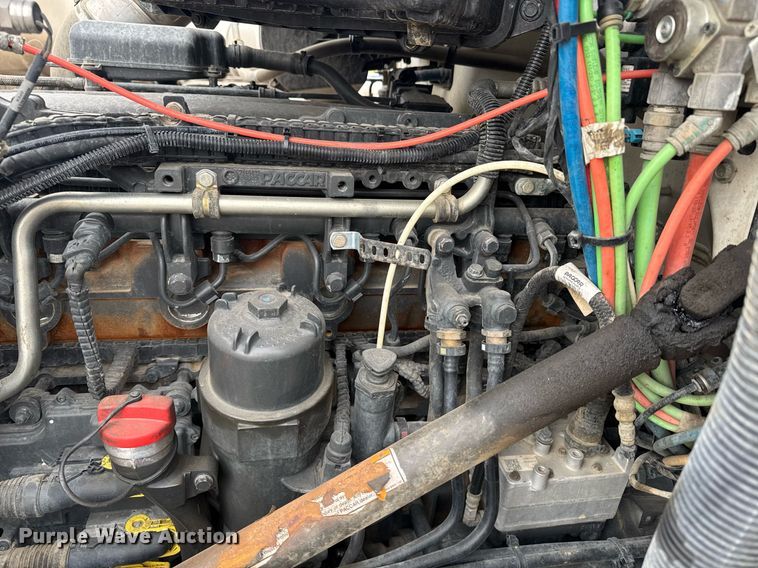 image for item DY7003 2021 Kenworth T880 semi truck