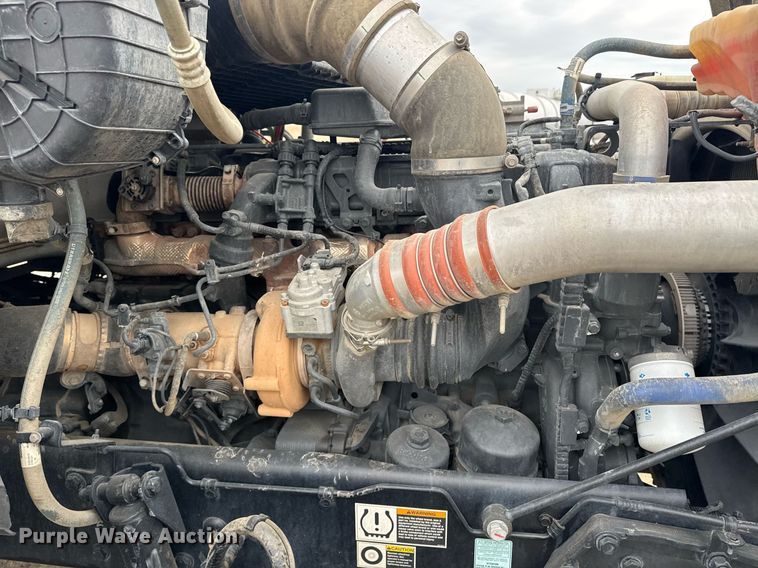 image for item DY7003 2021 Kenworth T880 semi truck