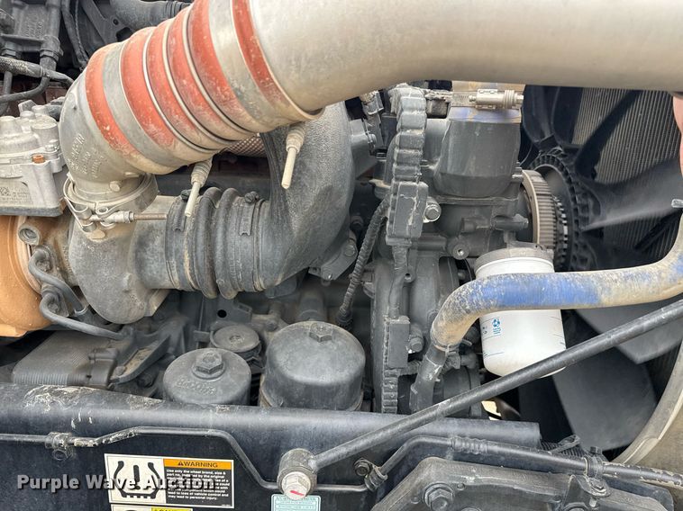 image for item DY7003 2021 Kenworth T880 semi truck