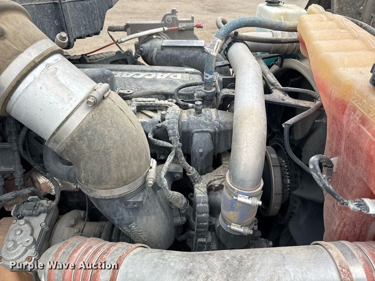 image for item DY7003 2021 Kenworth T880 semi truck