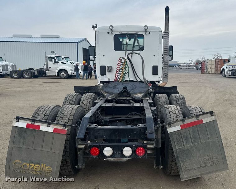 image for item DY7004 2021 Kenworth T880 semi truck